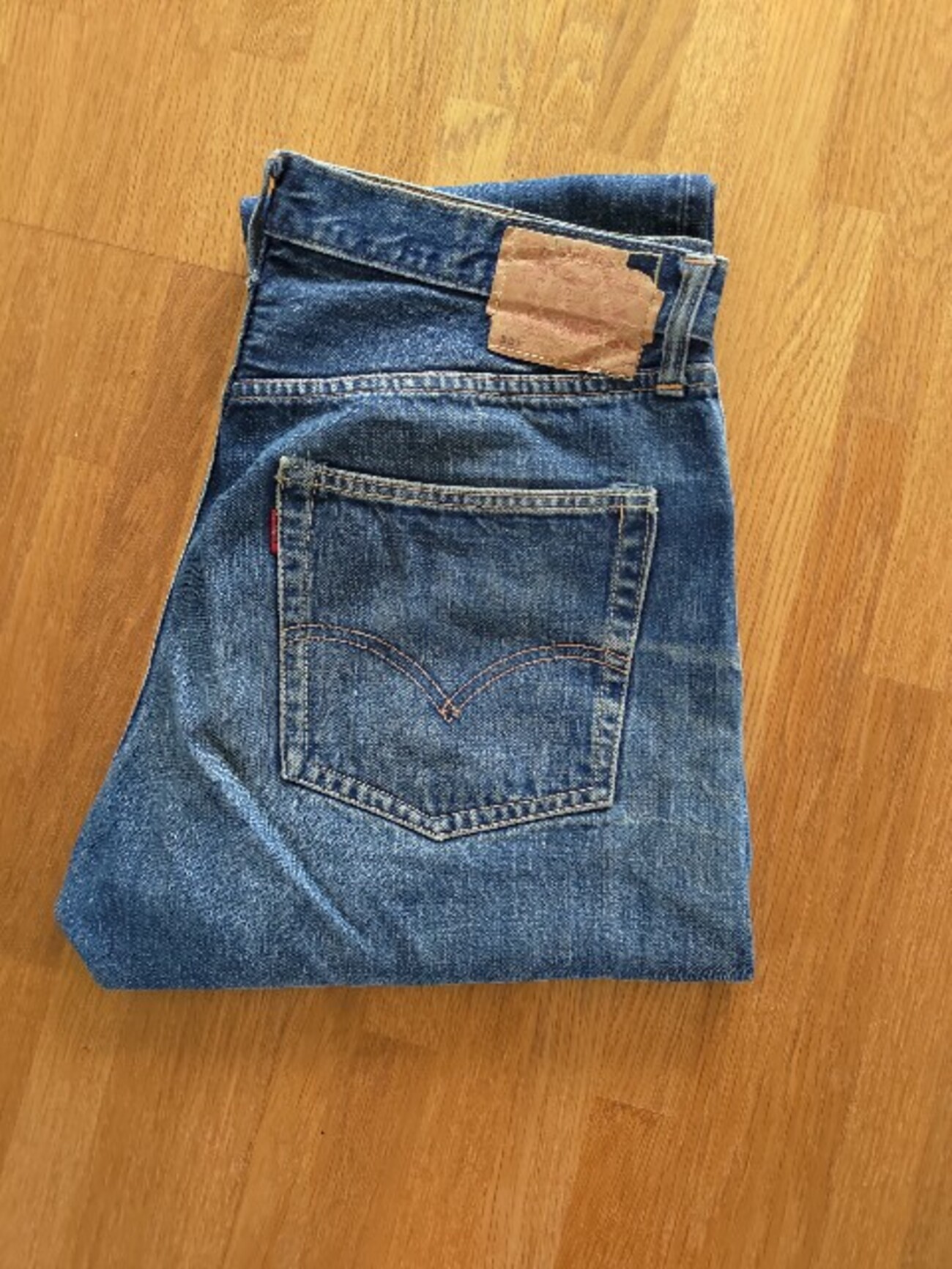 No.100 LEVI