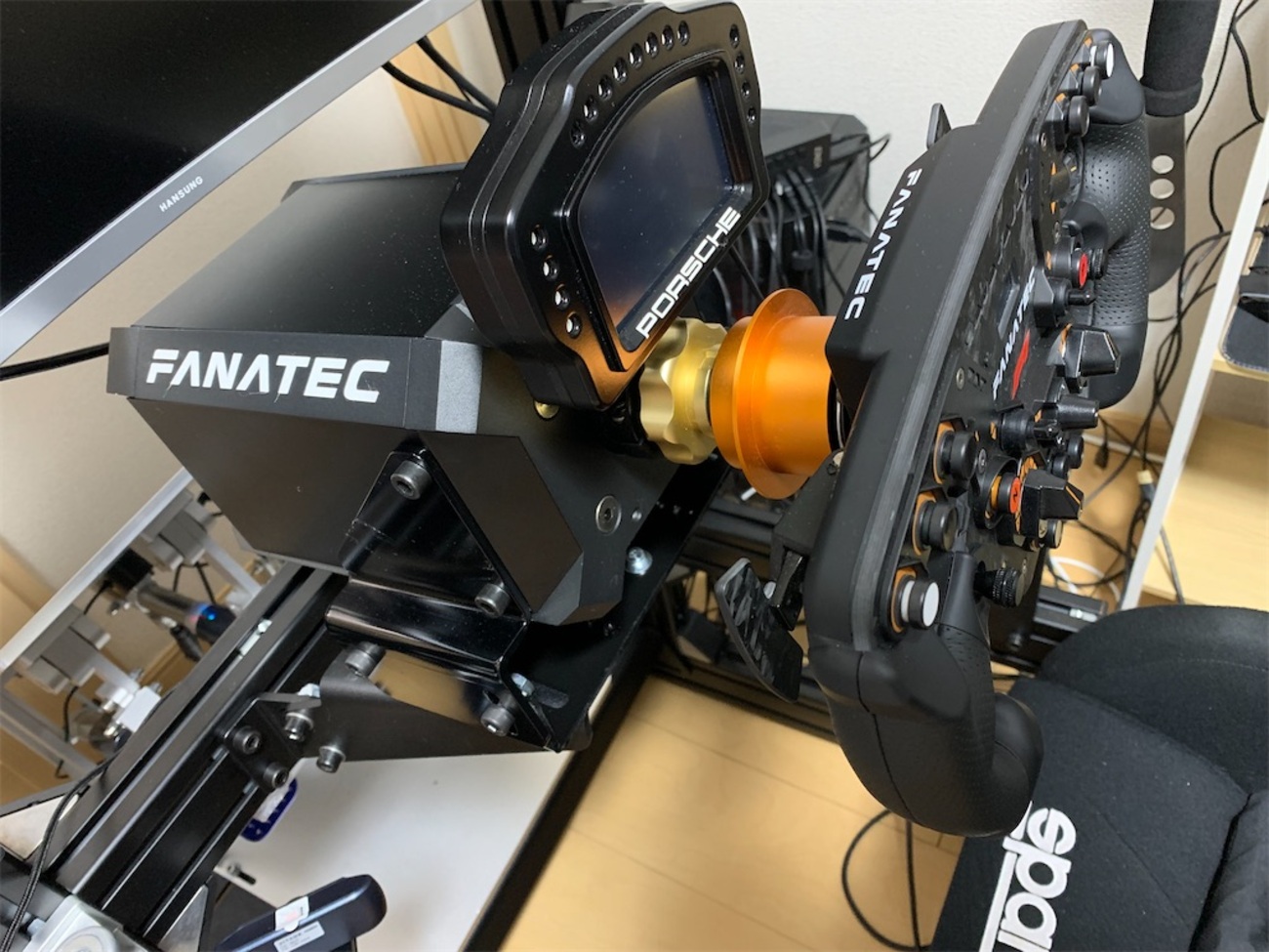 FANATEC PODIUM DD1 立ち上がろ Wheel Base ファナテック