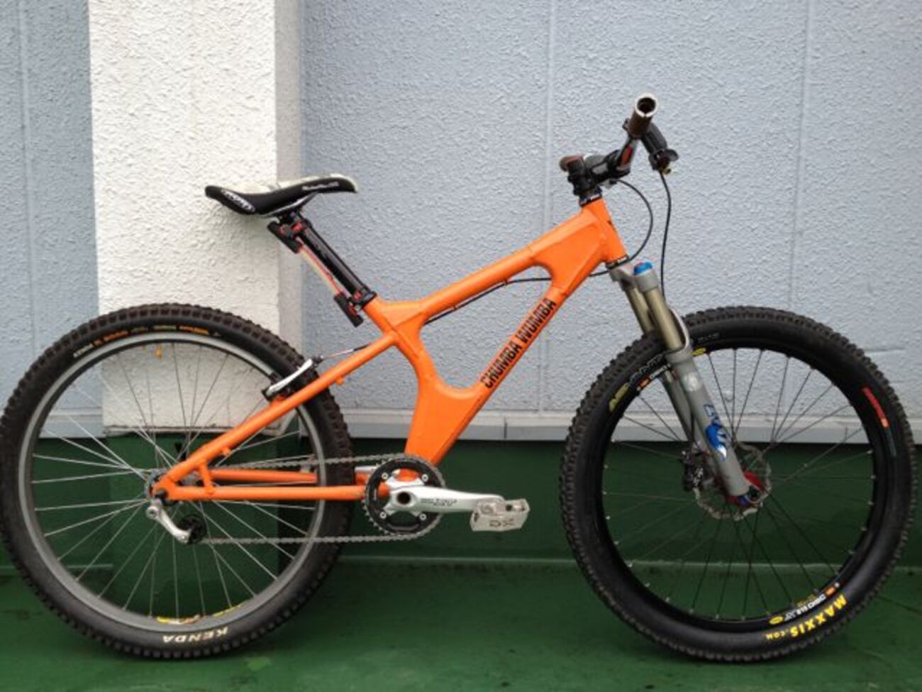 マルゾッキZ1フォーク　1-1/8コラム、175mm長 Marzocchi Bomber Z1: Mountain Bike Suspension Fork for Trail