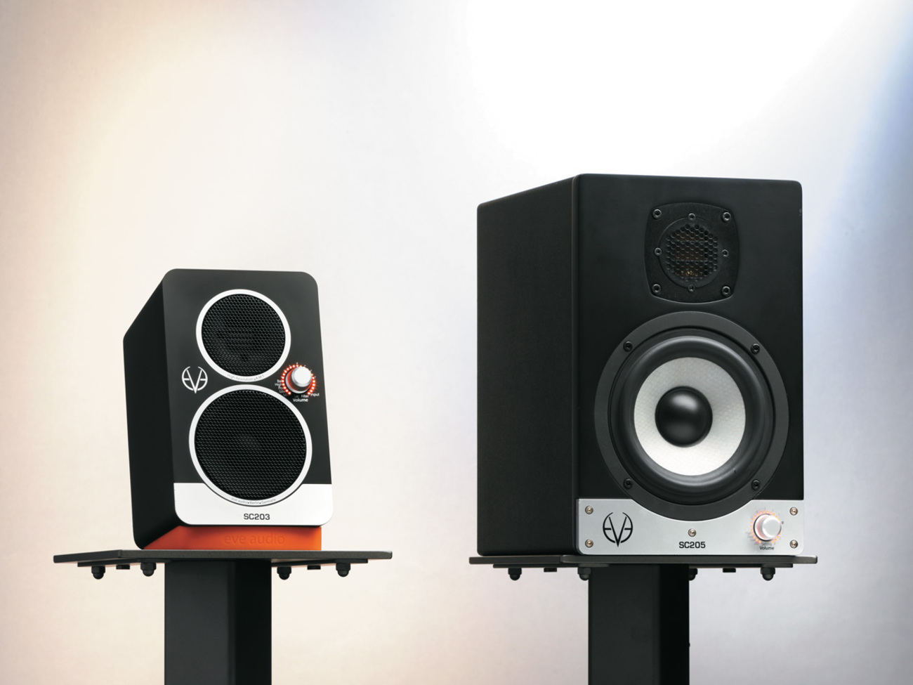 EVE AUDIO SC203 / SC205〜ペア10万円以下！サイズで比べるビギナー 