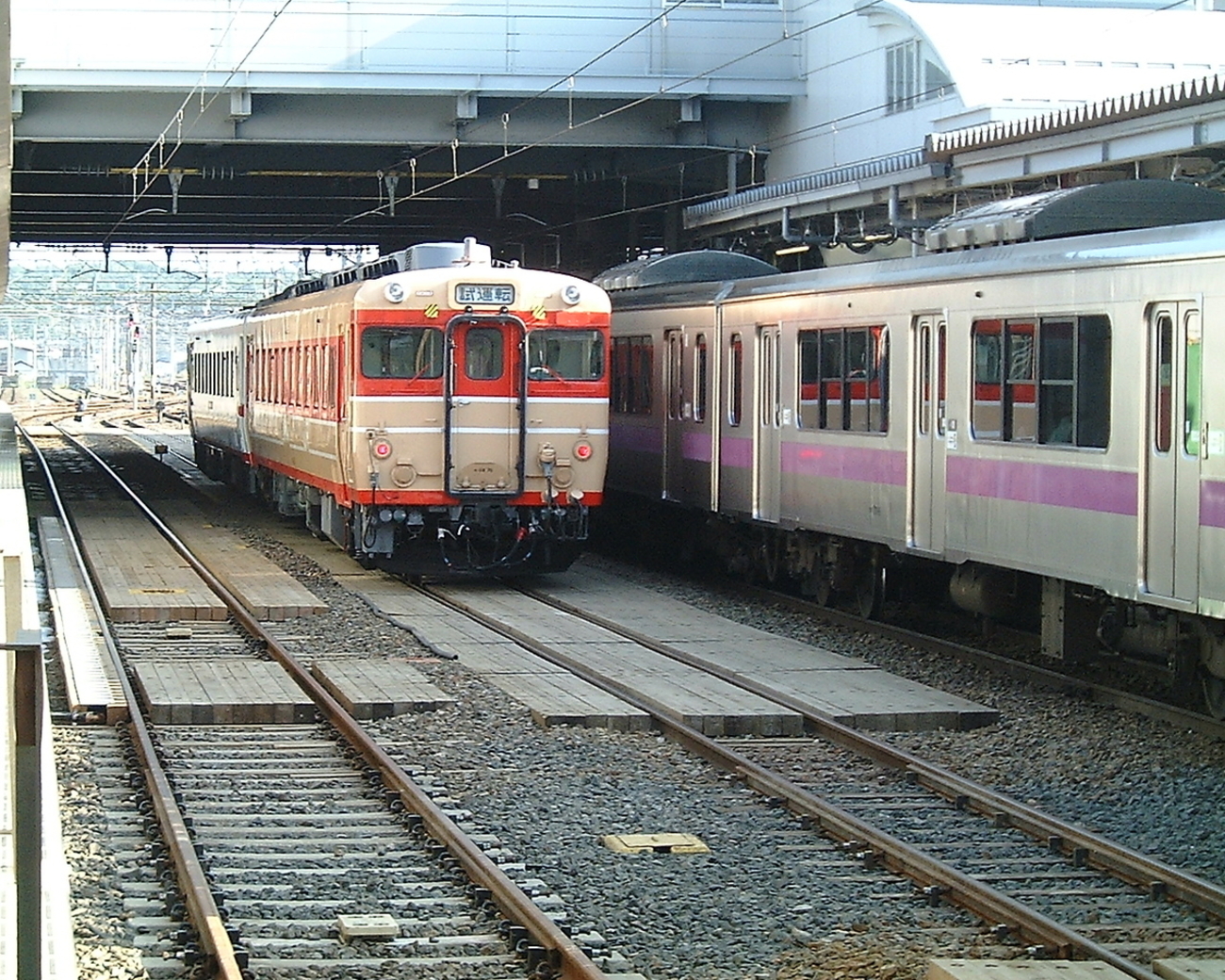 名車解説】乗務員の魂を育てた、もう一つの国鉄色。秋田の「キハ58 