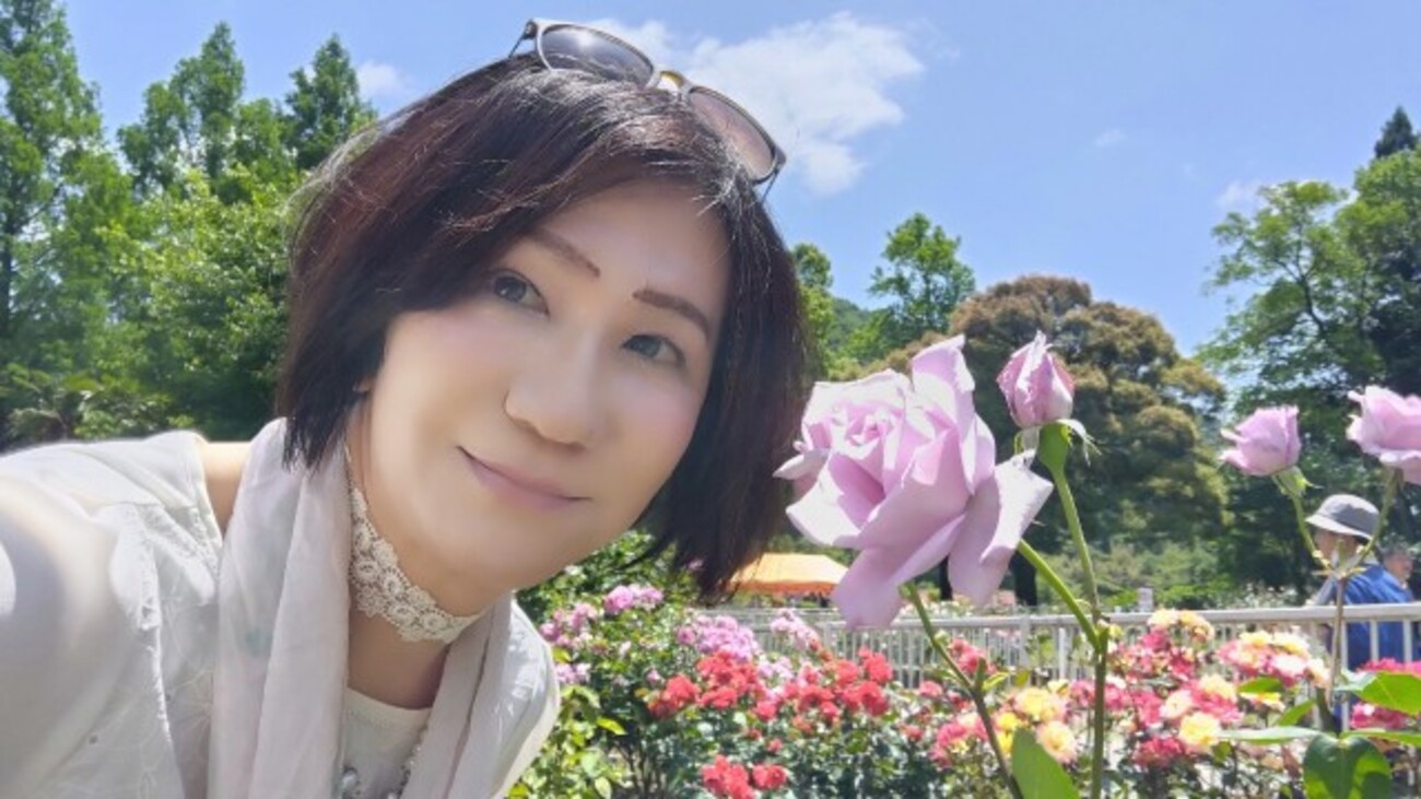 家畜　女装 春の花紀行🌹ある５月の晴れた日に☀️岐阜畜産センター公園で春バラを愛でたのです🌹 - 埋没系女装をめざす、れいの女子的おでかけ日記・・・