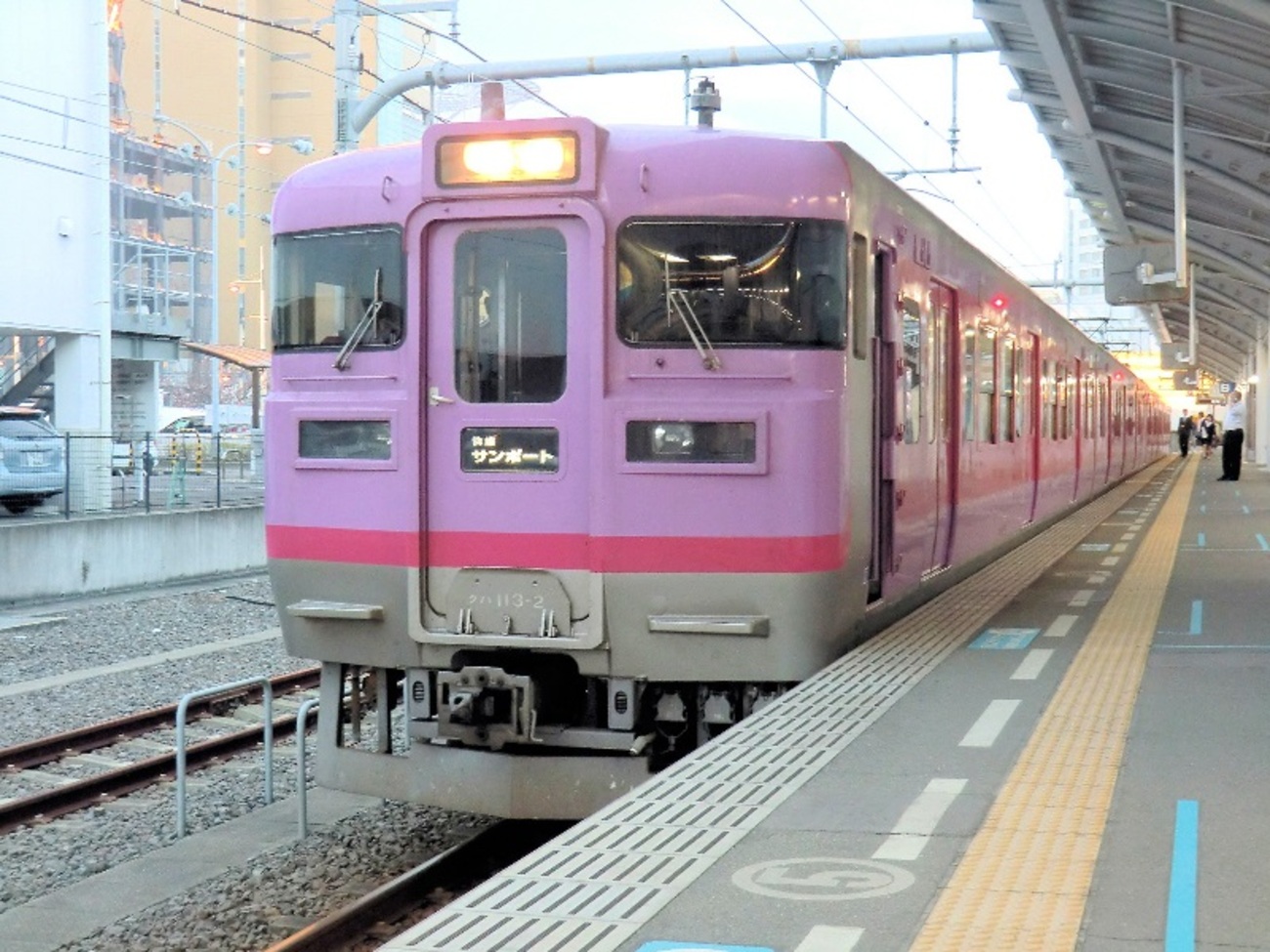 JR四国113系電車第2編成 高松発伊予西条行 - JR撮影日記