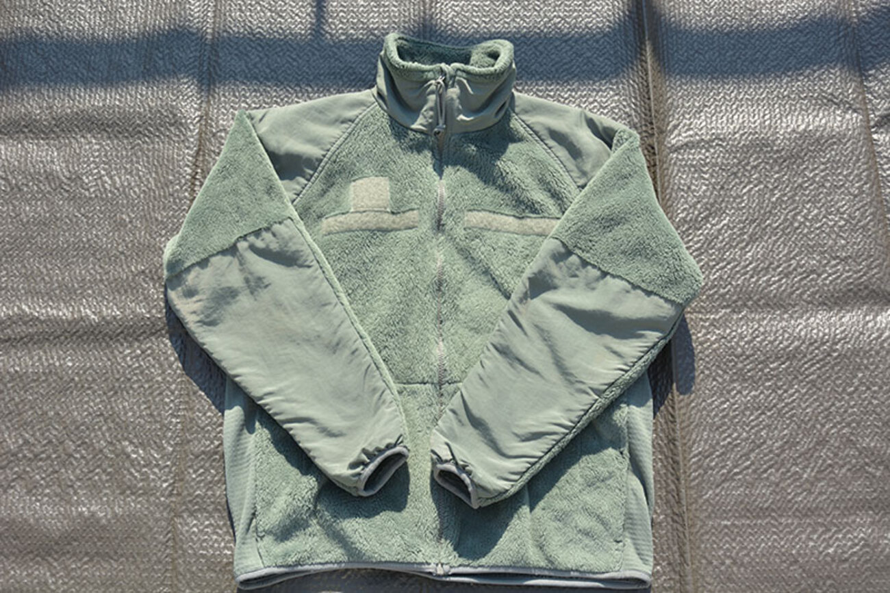 アメリカ軍の寒冷地用被服：ECWCS フリースジャケット - 播磨の山々