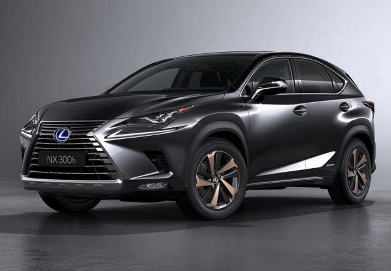 鋭い新デザイン！レクサス新型「NX 300 / 300h」マイナーチェンジ2017 