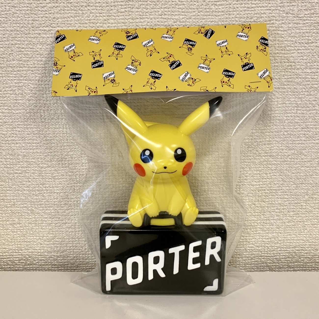 ポケモン × ポーター イベント限定 ピカチュウのフィギュア 