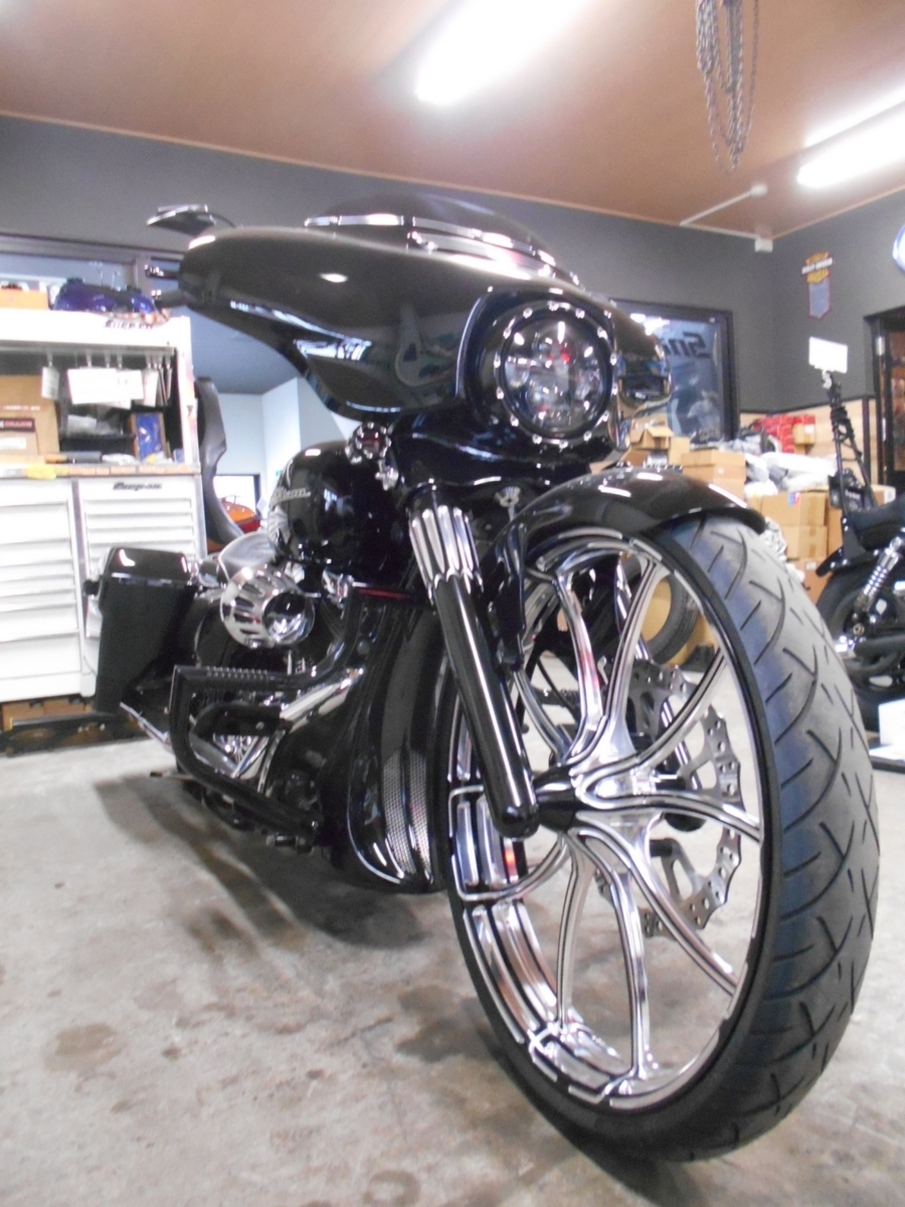 26インチ ブラック カスタムホイール アレンネス！ハーレーflhxバガー Vol.62 Bagger 】グローバルワークスのHXでスタイリッシュなフル