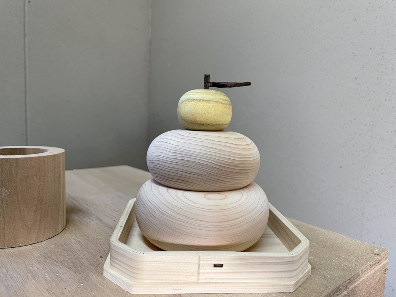 削りだし鏡餅　ゴウプロダクツ　鏡餅　木製 削りだし鏡餅| go-products