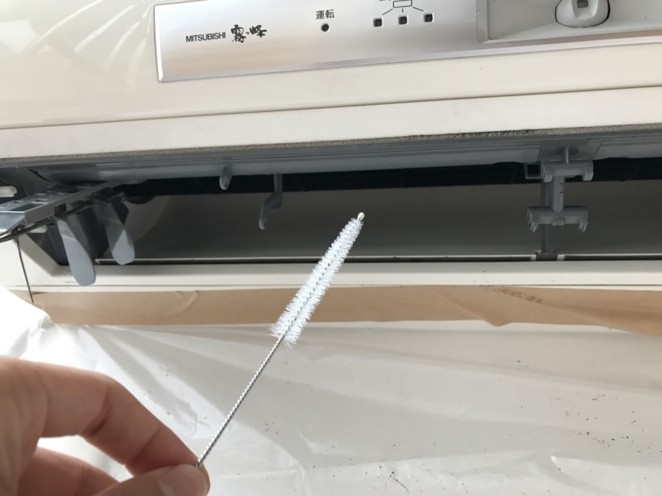 イヤな臭いにさようなら！業者に頼らず自分でエアコンのファンを掃除 