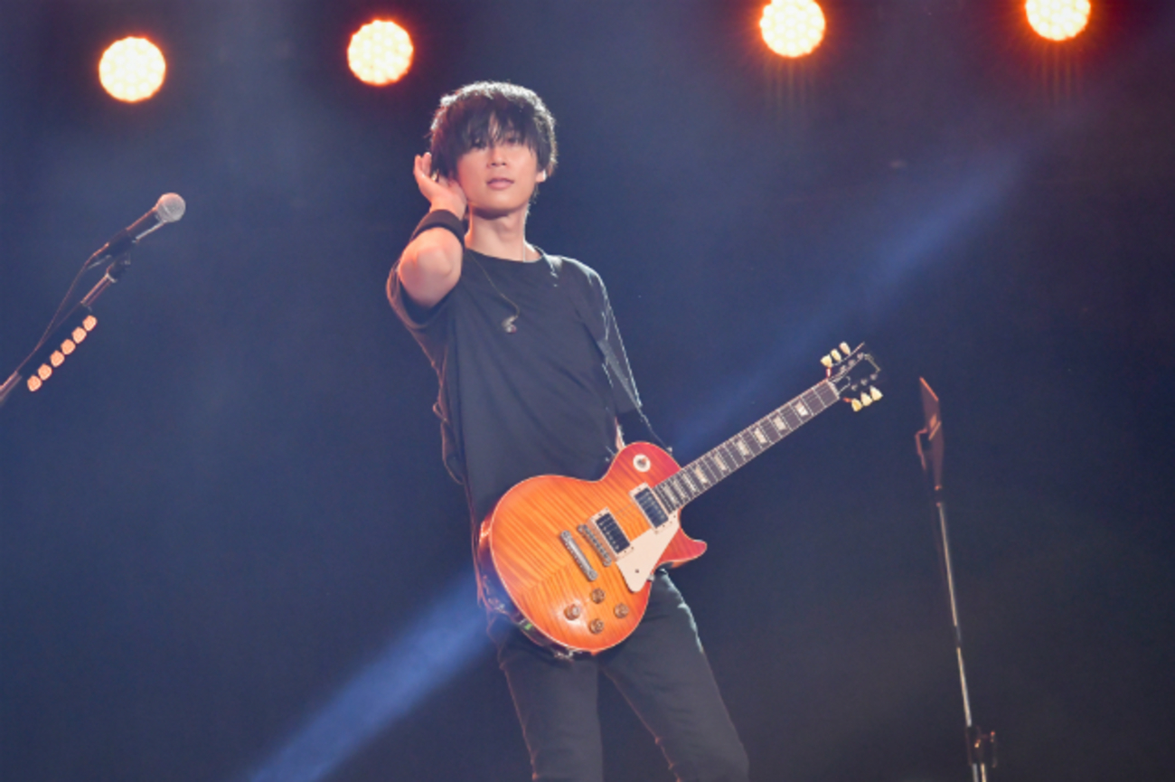 BUMP OF CHICKEN(バンプオブチキン) 増川弘明のプロフィールは？使用 