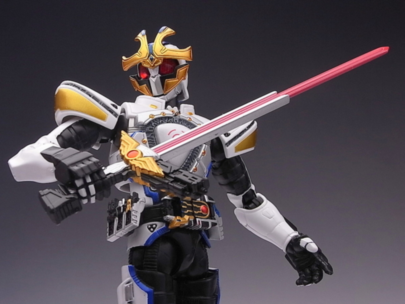 バンダイ S.H.フィギュアーツ 仮面ライダーイクサ レビュー - YOの玩具箱