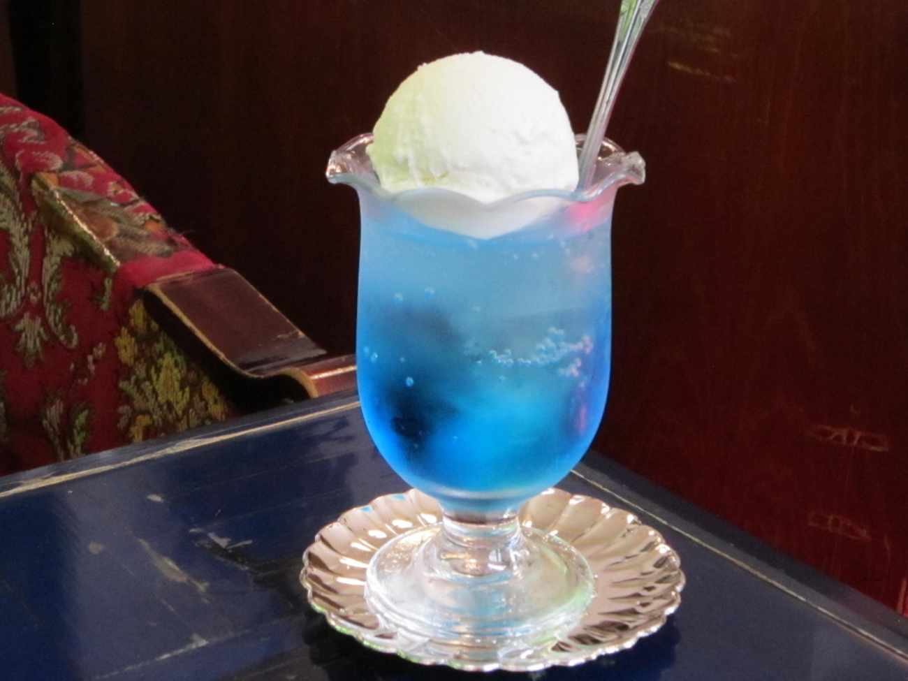 ▶︎【早い者勝ち】喫茶ジラフ★デザートタイ★クリームソーダ★ネクタイ★訳あり★新品 ジラフ「喫茶店メニュー」のネクタイ、キラッとラメのコーヒー柄