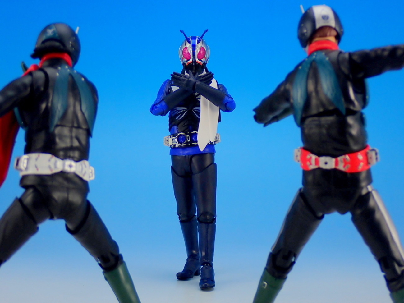 S.H.Figuarts 仮面ライダー第0号（シン・仮面ライダー） で遊ぶ - YOの 