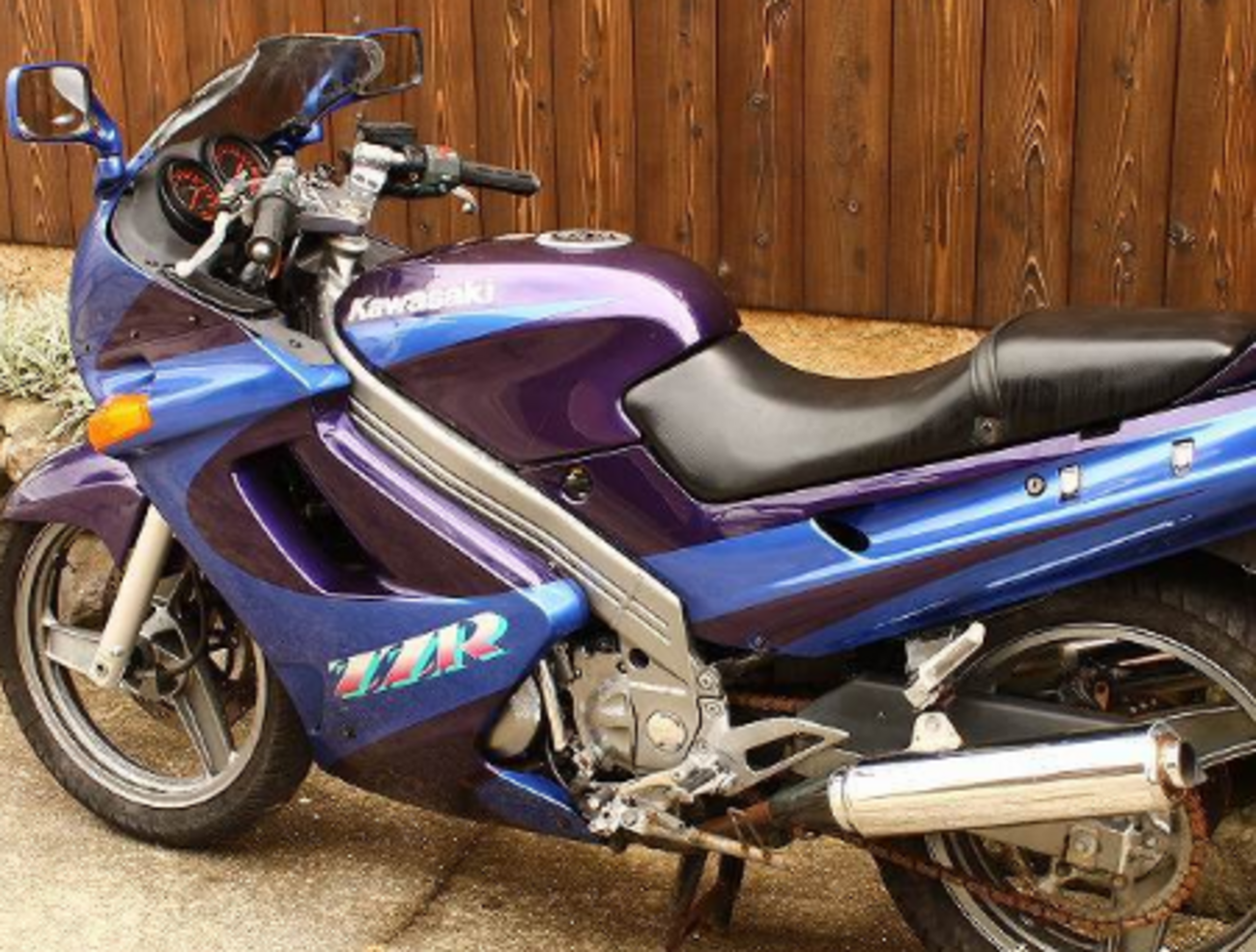 ZZR250エンジン】載せ替えとオーバーホールのどちらがいい？ - バイク 