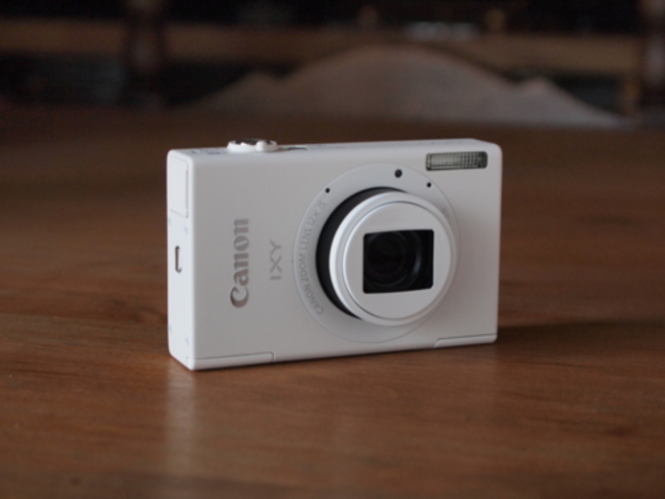Canon IXY1ホワイト＋純正ケースゲット！デジカメで撮った画像をWiFiで 