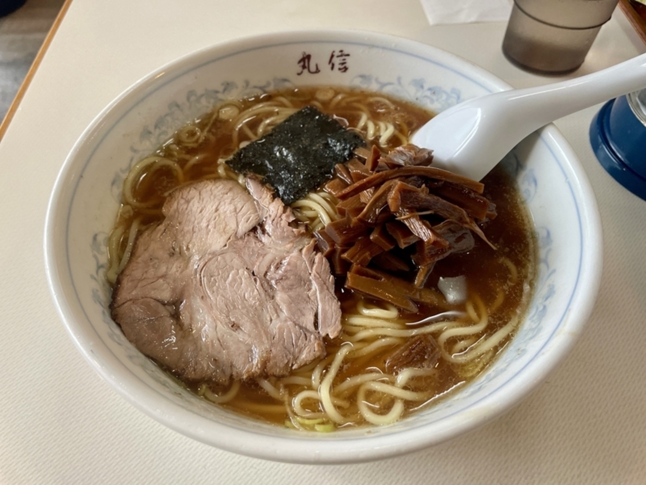 今週のラーメン5574】中華そば 丸信（東京・荻窪）メンマラーメン