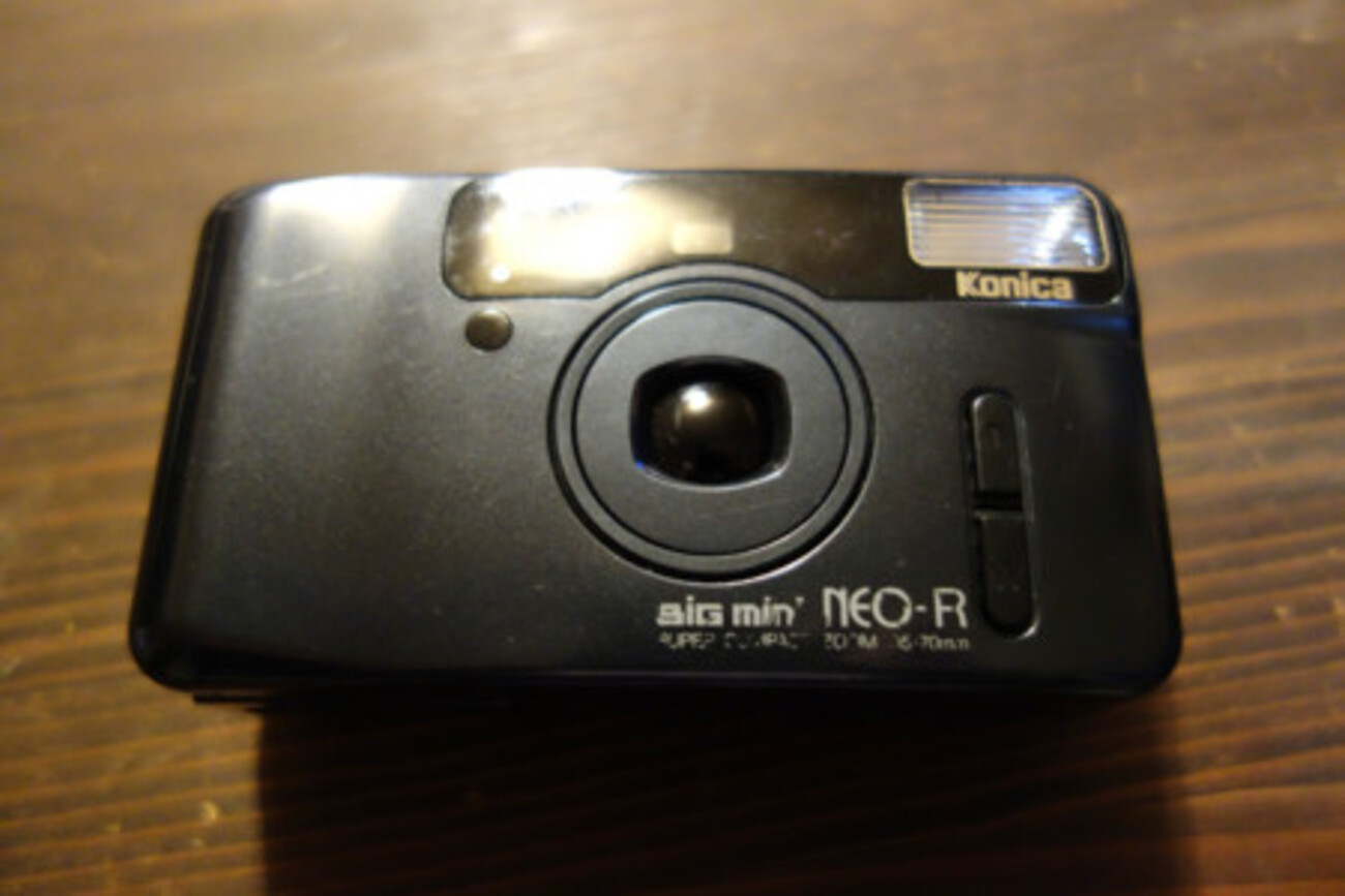 完動品◆美品【ケース付属◆エモい写り】Konica BIG Mini NEO-R Konica Big mini neo-R ※「レンズの時間」掲載モデル｜カメラ