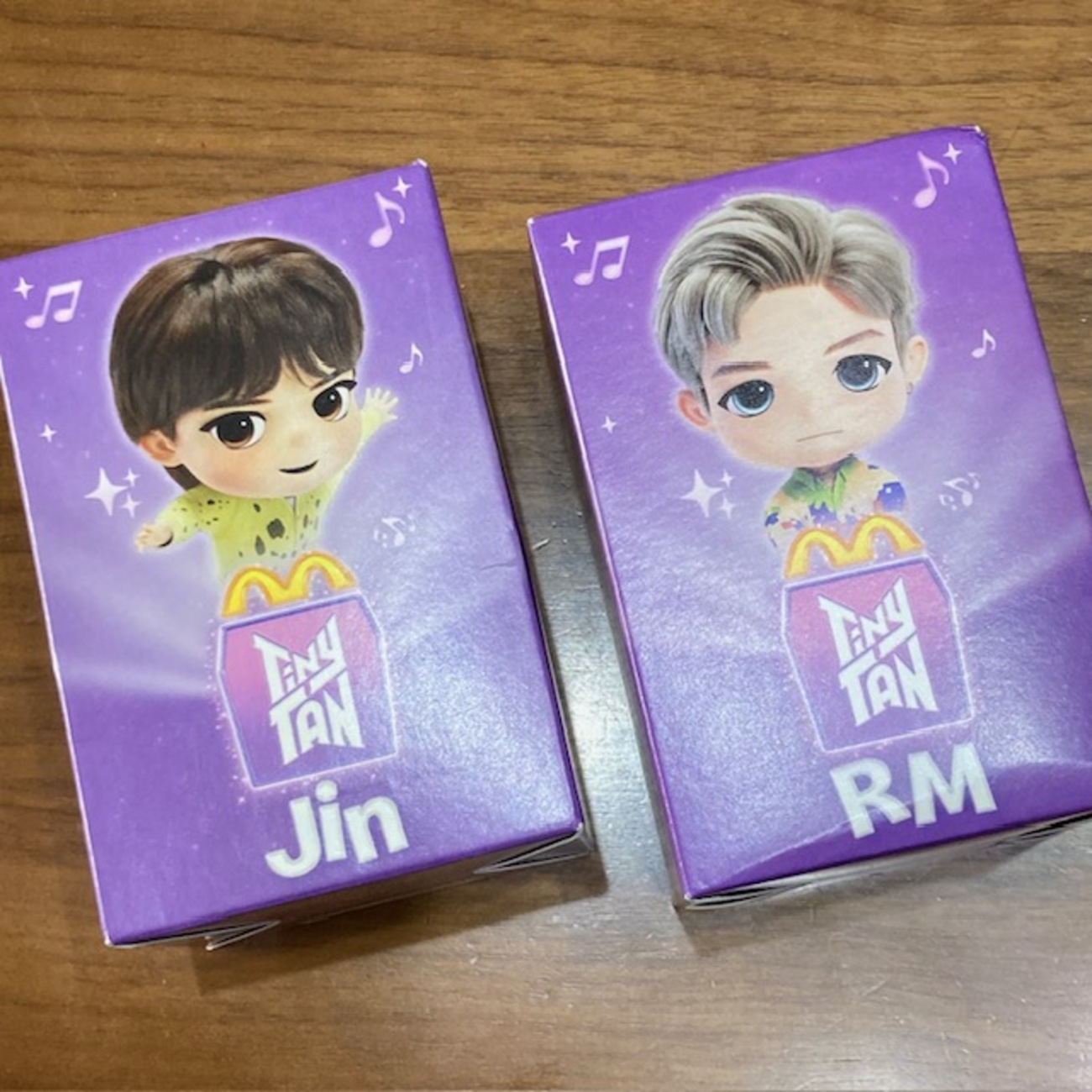 10/13 タイのマクドナルド、ハッピーセットのTiNY TAN2つ BTSはよく 