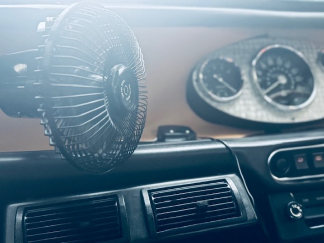 クラシックミニに似合う車用扇風機が欲しい！ - HELLO！ MINI