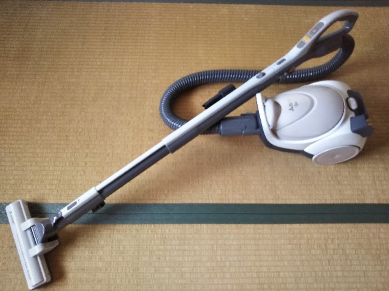 やっぱり掃除機は昔ながらのものがいい - 暮らしの土台を整える