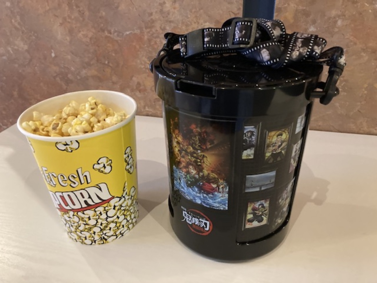 鬼滅の刃の映画、物販のパンフレットやポップコーンバケツの値段は 