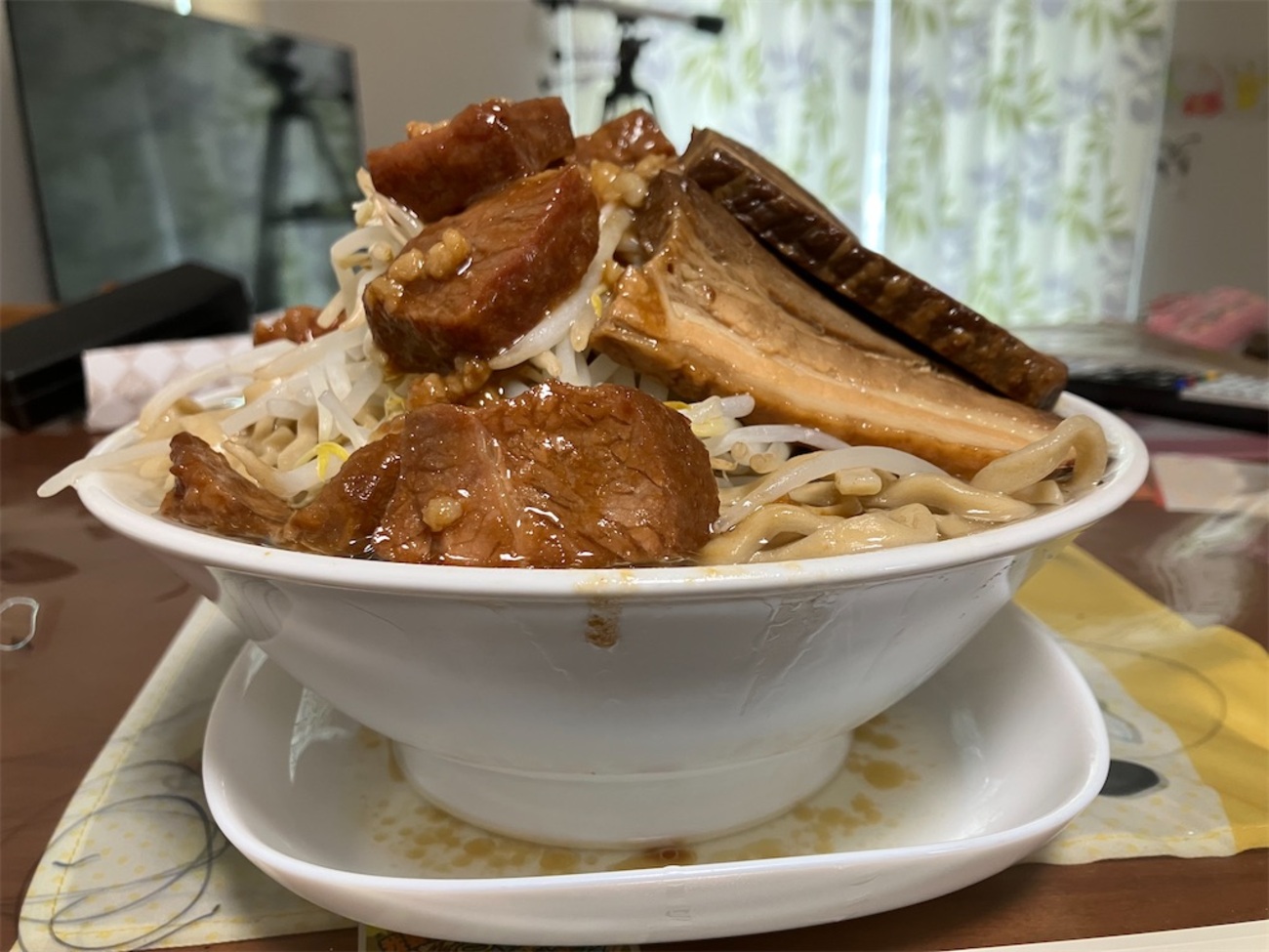 セブン 豚 ラーメン