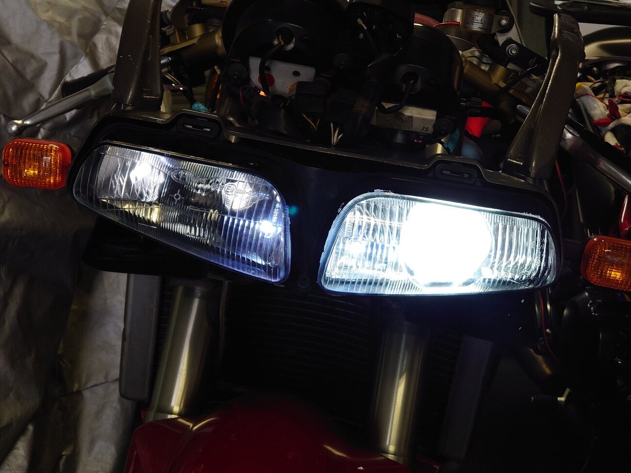 ducati diavel1200 自作ヘッドライト 商品の説明diavel1200 前期用の…