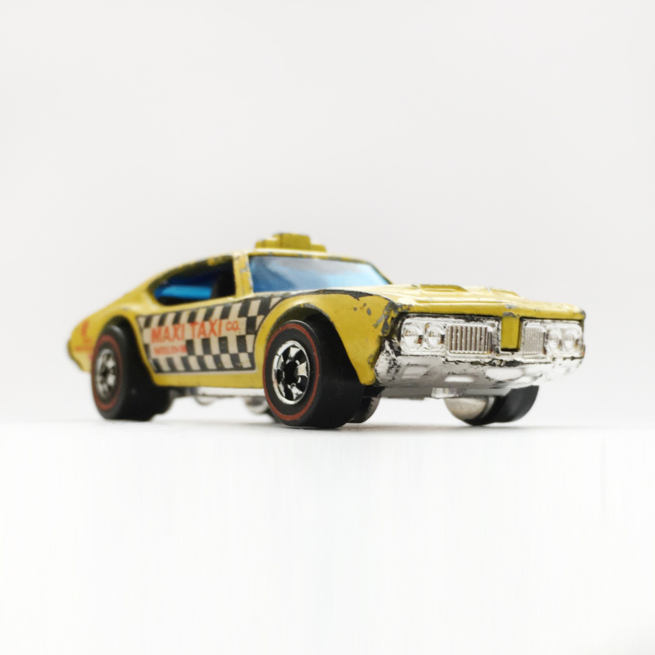 MAXI TAXI - 増えすぎたミニカーに愛を捧ぐ