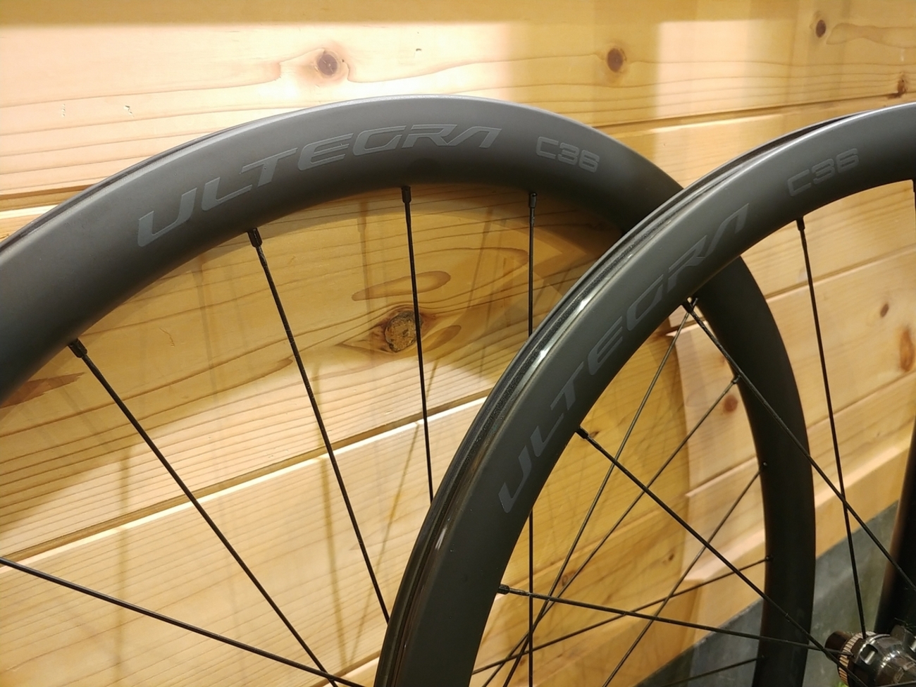 ULTEGRAホイール WH-R8170-C36-TL - 自転車処どてるし