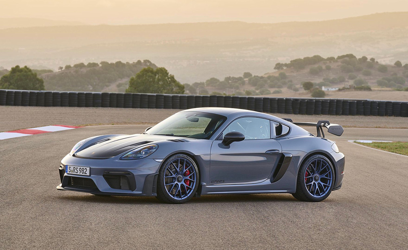 最も“過激” マニア垂涎のポルシェ「718ケイマンGT4 RS」 - BRUDER
