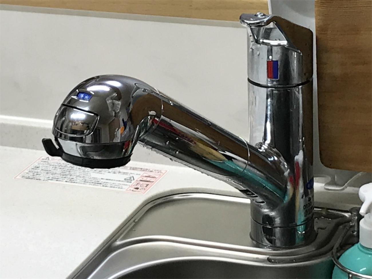 タカギ 浄水器部(カートリッジは入ってません) タカギ浄水器カートリッジ交換 - YouTube