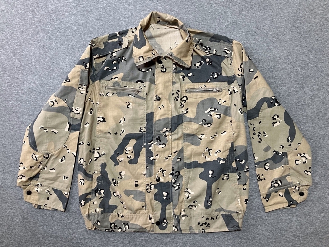 空軍用でしょうか？【中国共産党の軍服】人民解放軍砂漠用迷彩 