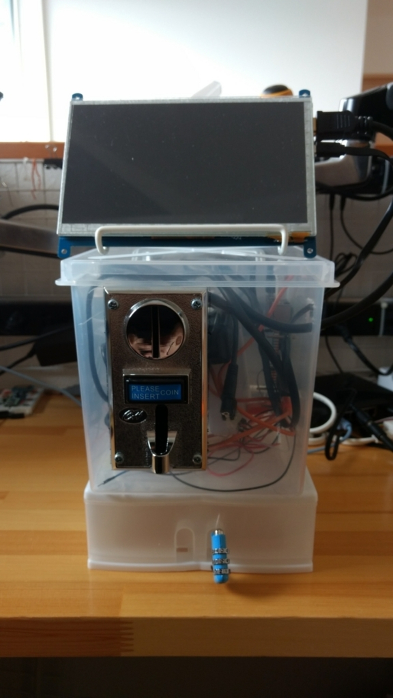 RaspberryPIとコインセレクタでデジタルコンテンツ販売端末を作成する - mozikeru.com