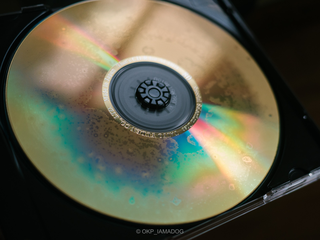 未開封だった太陽誘電 音楽用CD-Rのレーベル面に謎の模様が浮いてた 