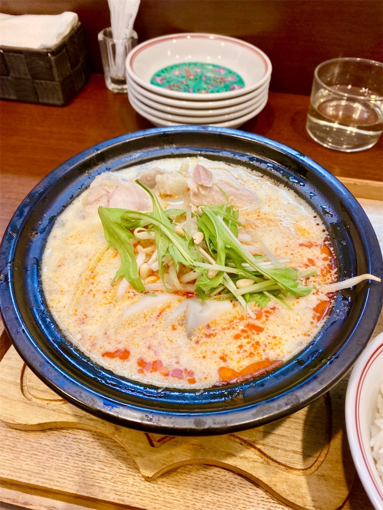 中区山下町の「海南之家」で鶏肉ラクサセット（ライスヌードル