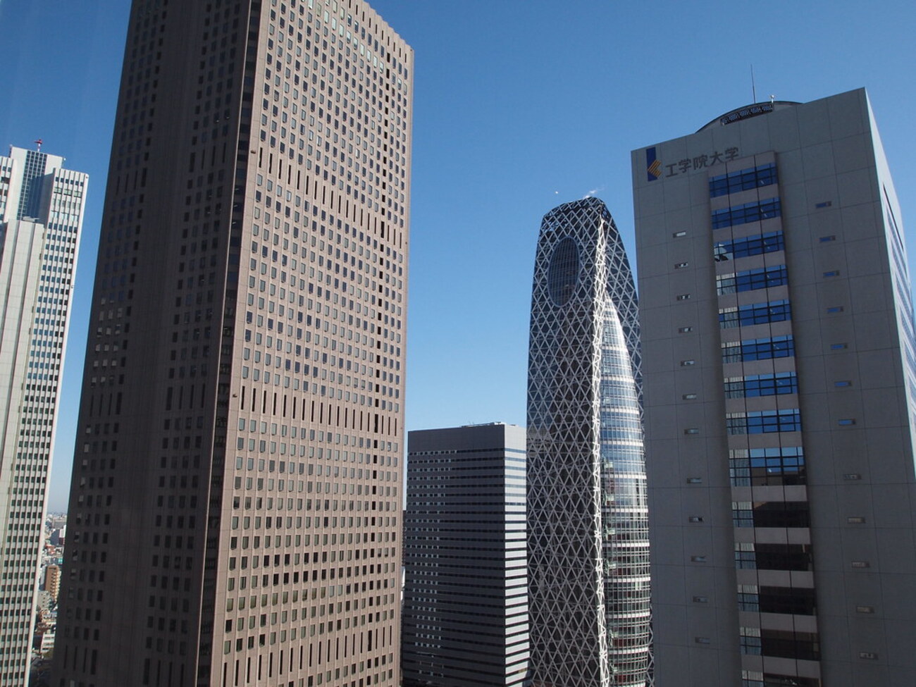 東急歌舞伎町タワーが開業!国内最大級のホテル×エンタメ施設とは - 話題のボイス