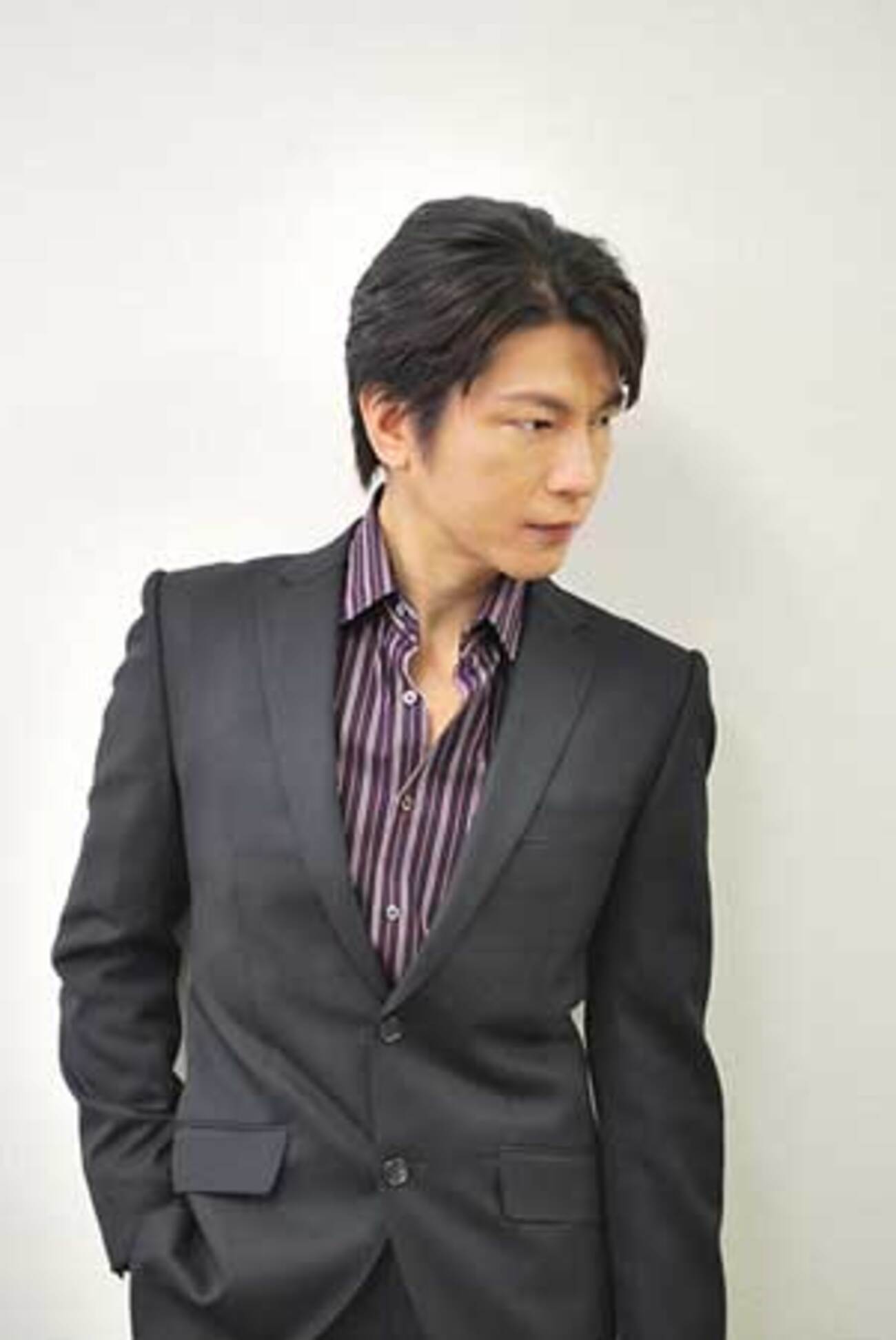 神戸尊のYシャツの色について。警察ではNGではないの？ - 相棒が好き過ぎて