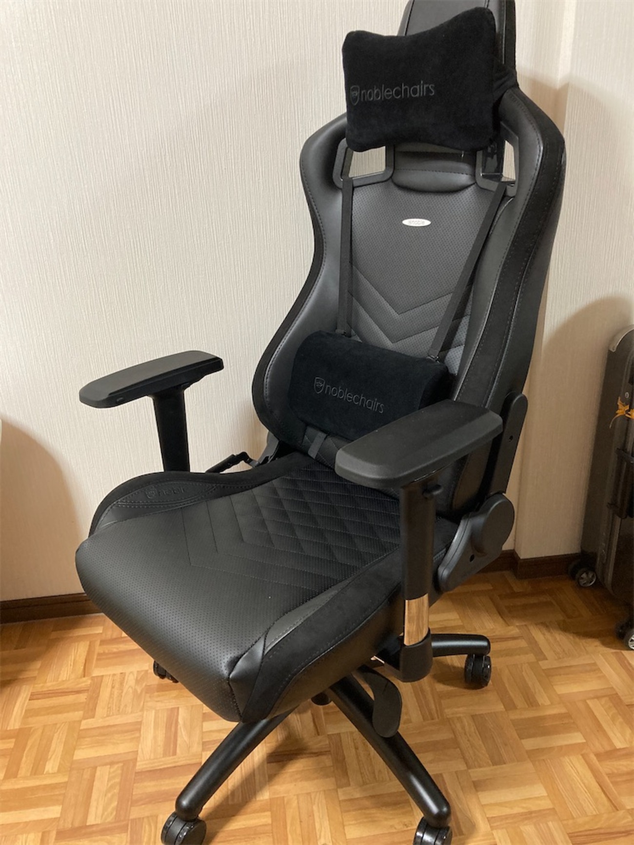 身体を労わるために高級ゲーミングチェアーを購入してみた 