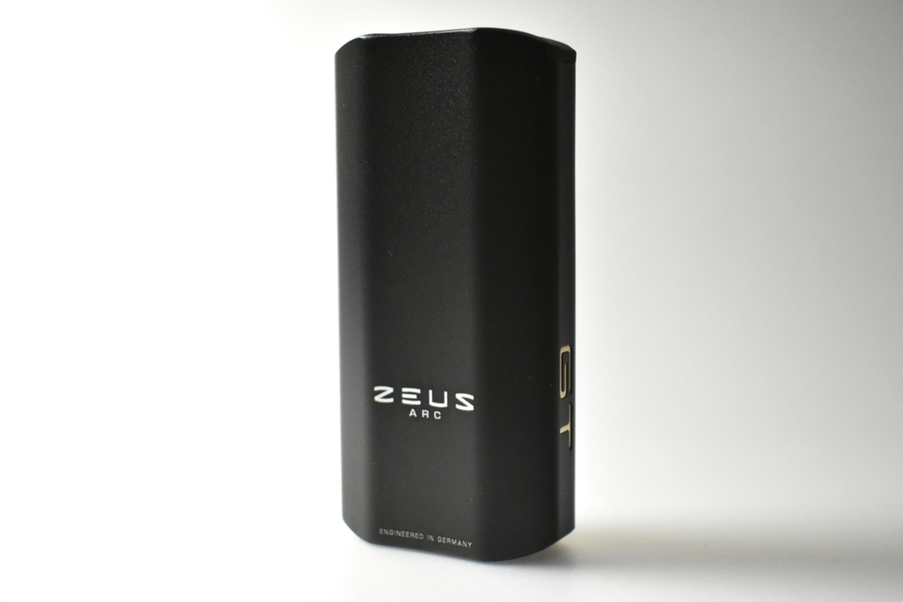 上級者向けのハイエンド高級ヴェポライザー「ZEUS ARC GT」 - ミルフモ