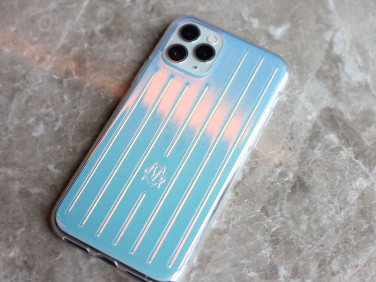 RIMOWAのケースとiphone11proに機種変。 - ♡