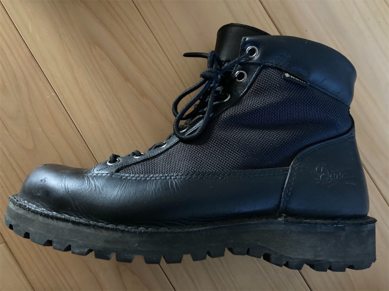 街x山x雨＝】ダナーフィールド Danner Field - ミニマリストの持ち物