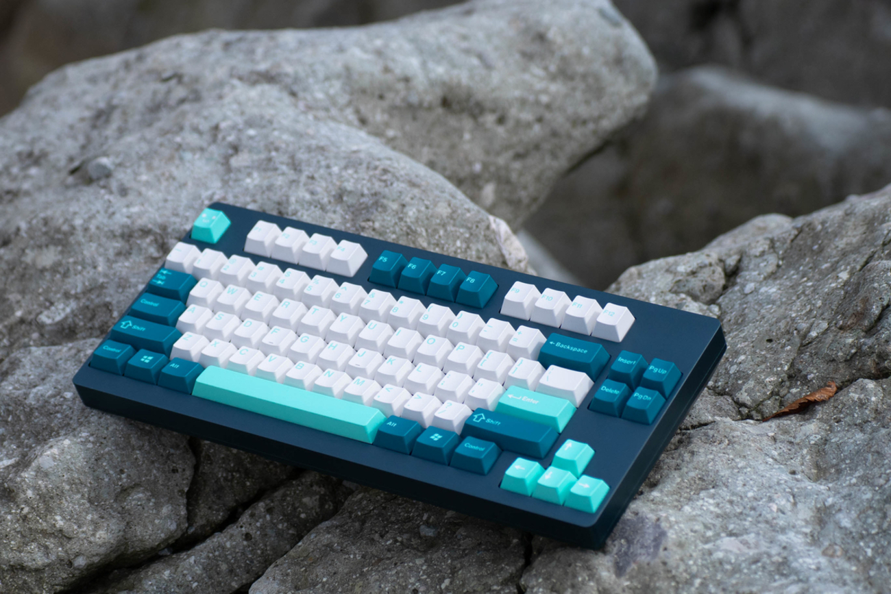 アルミ削り出しキーボード「Tabula TKL」を作りました（とアンケート 