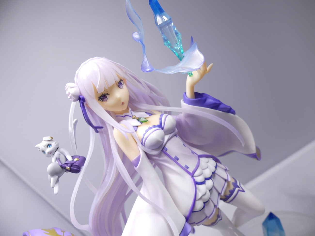 フィギュアレビュー】『リゼロ』エミリアの決定版フィギュアが遂に 