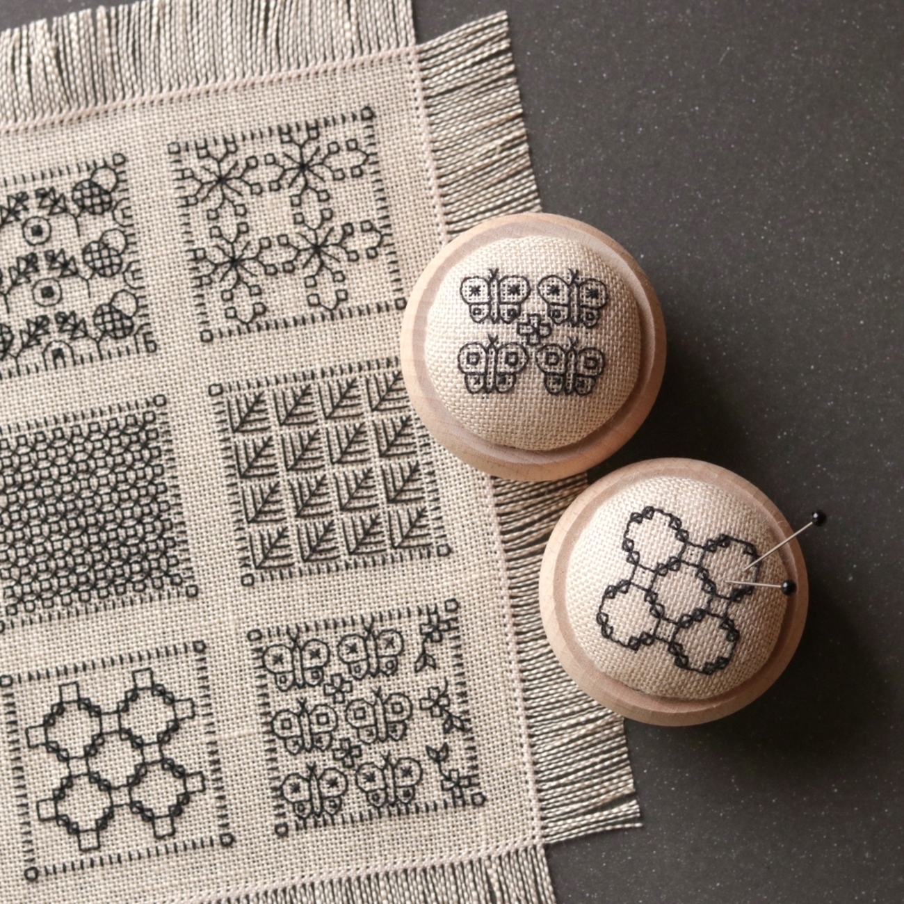 イギリスの伝統刺繍　ブラックワーク　刺繍本 ブラックワーク イギリスの伝統刺繍(江口千暎子 著) / 古本、中古本