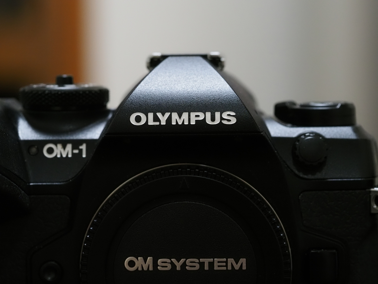 1世代前の、でも自分にとっては初めてのフラッグシップ。OM SYSTEM OM 