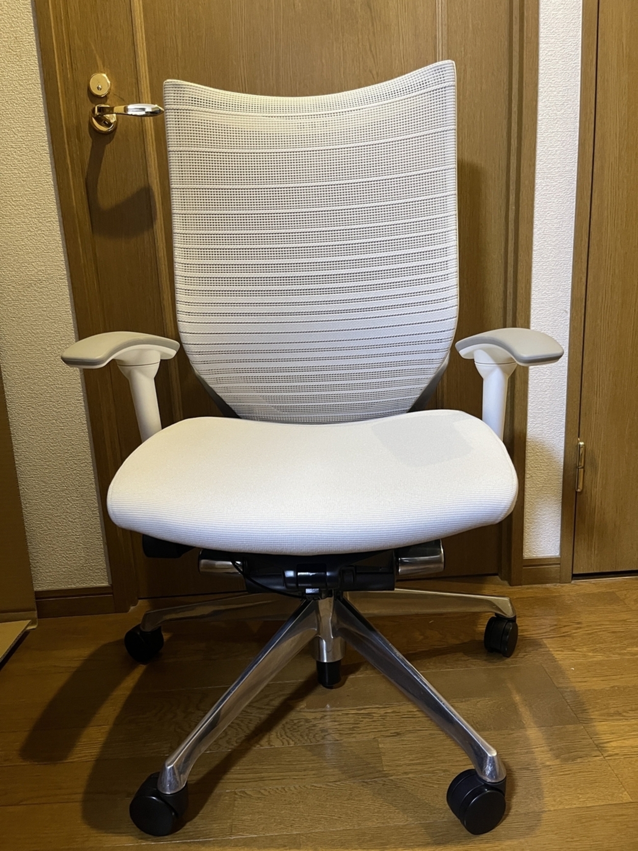 ニトリOC707をオカムラBaronに買い替え - SHARPのアンシャープ日記