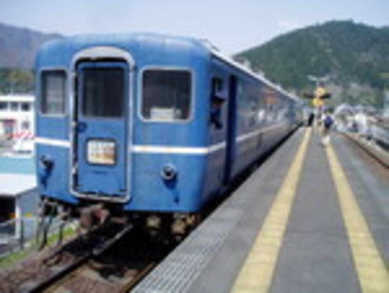 腐食した鉄道車両のボディーを見る - とれいん工房の汽車旅12ヶ月