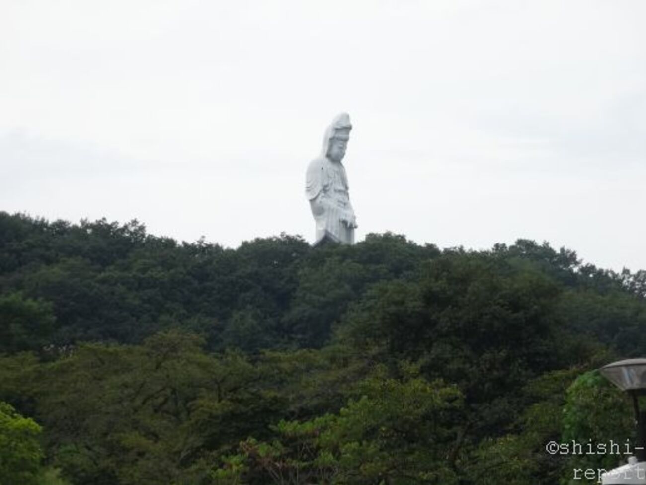 群馬】高崎白衣観音（慈眼院）- 9階までのぼれる！巨大観音の胎内 