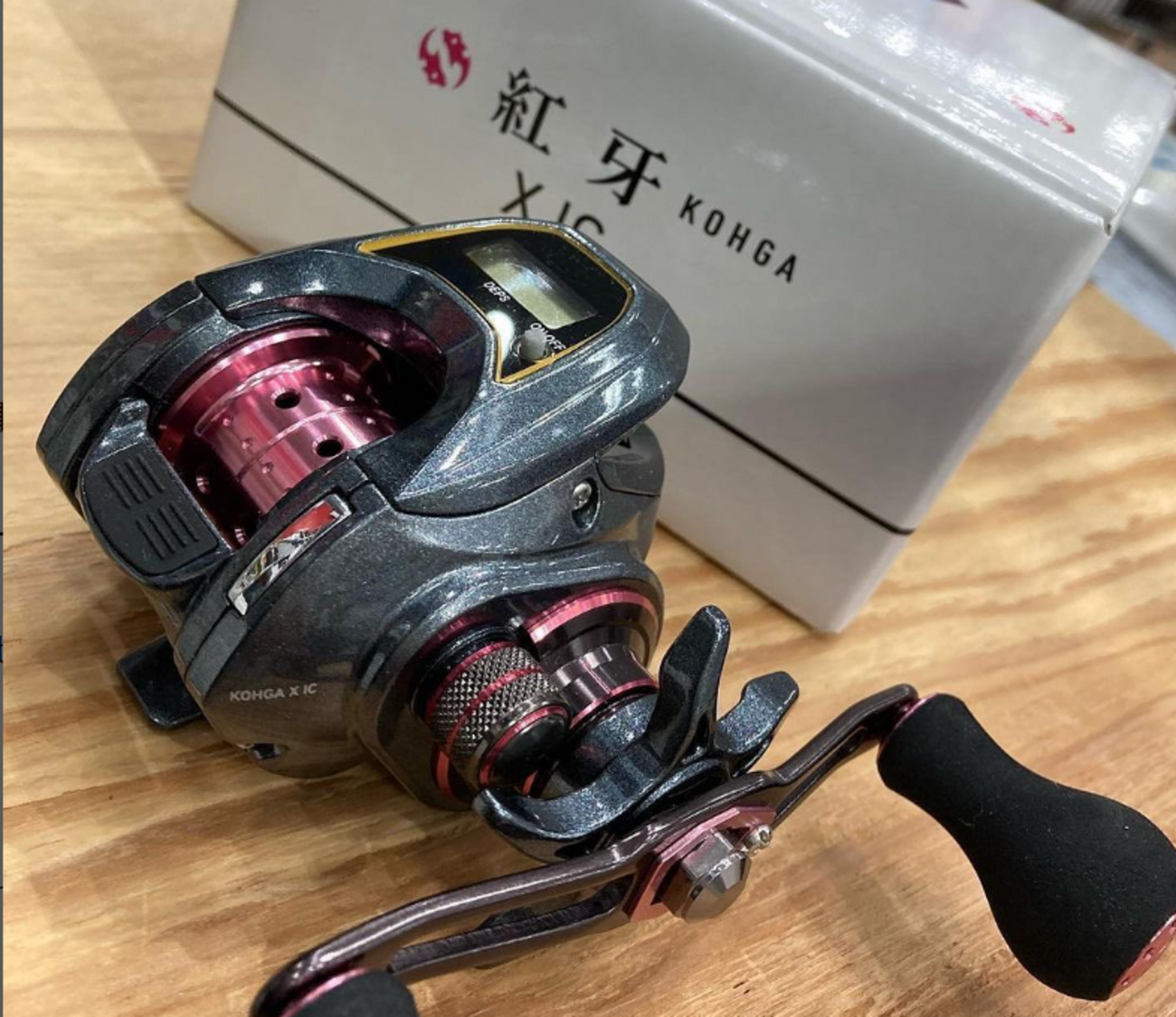 ダイワ ベイトリール 紅牙X IC（新品】ダイワ 紅牙 分厚い X IC DAIWA 