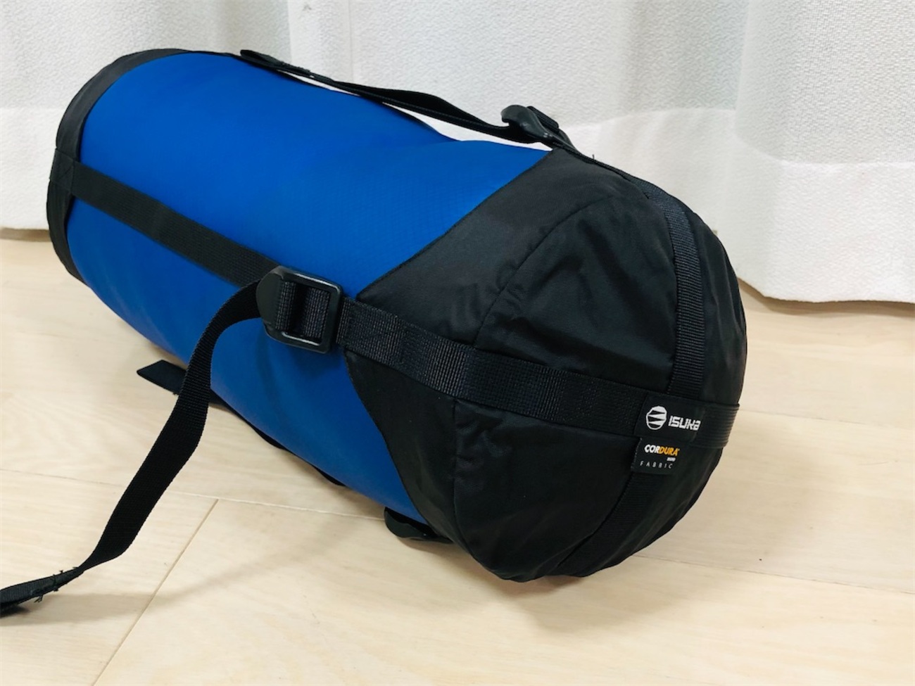 冬用シュラフの収納におすすめ イスカのコンプレッションバッグM